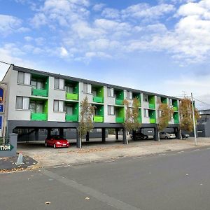 Melbourne'S Princes Park Hotel